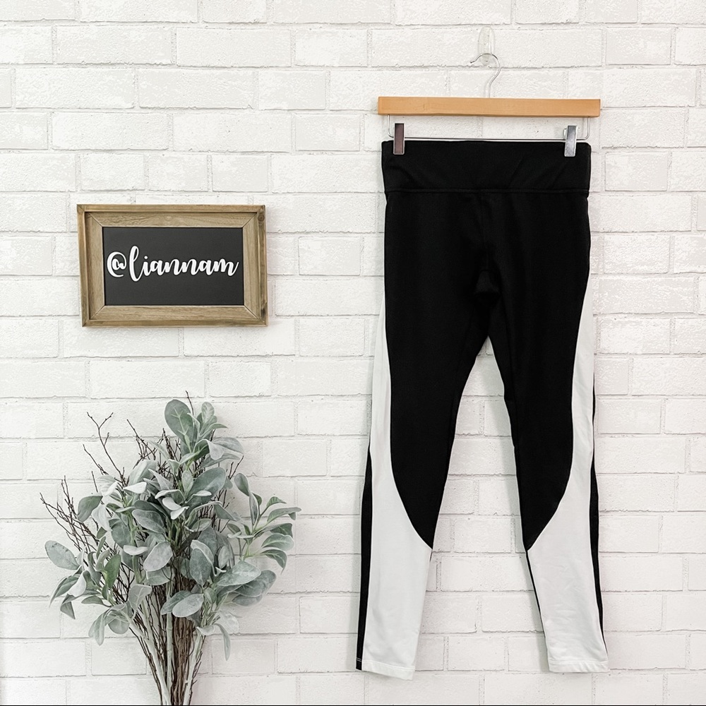 VICTORIA’S SECRET PINK Cozy Black & White Leggings